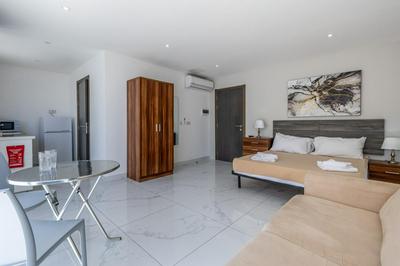 Cozy Penthouse in the Heart of Paceville with seaview - Olo Living by SF Homes