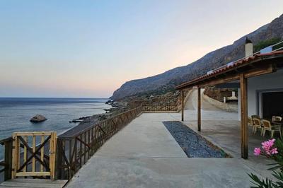 Amazing seafront house with private beach