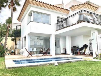 Villa Verde - Panoramic Seaview - 3 Bedrooms