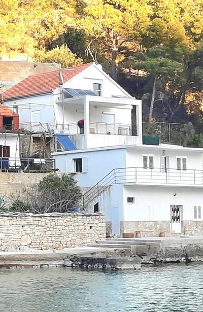 Vacation home in Pelinovik bay