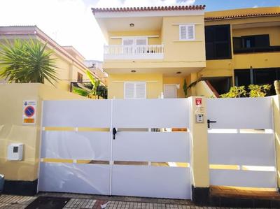 Amplia casa 5 habitaciones en Santa Cruz con zona para trabajar