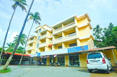 FabExpress De Classio With Pool - Nr Candolim Beach