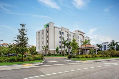 Holiday Inn Express & Suites - Miramar by IHG
