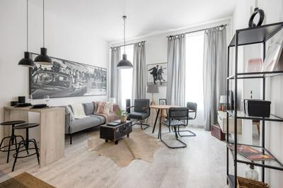 Two-bedroom apartment next to Music Academy
