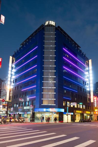 Green World Taipei Station