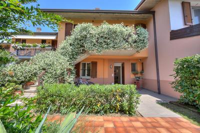 La Casa Accanto With Shared Pool - Happy Rentals
