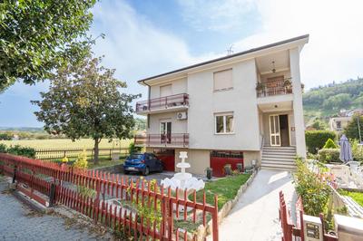 Private Parking, with Hill View
