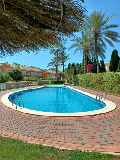 Bonita casa en pueblo pictórico, Ideal para familias, grupos y Buceadores