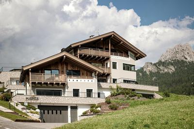 Luxury Chalet Plazola