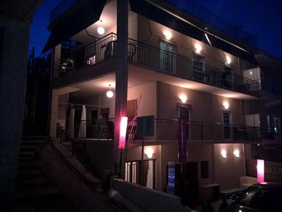Seaside Apartments & Rooms Kampouri