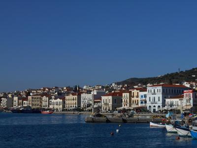 Holiday apartment with sea view and mountains view