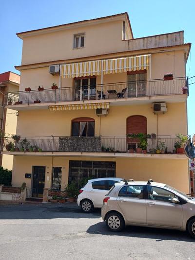 Mungi bay, flat with sea view roof top terrace