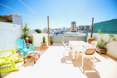 Prime location: 3 Bedroom/3 Bath+Terrace