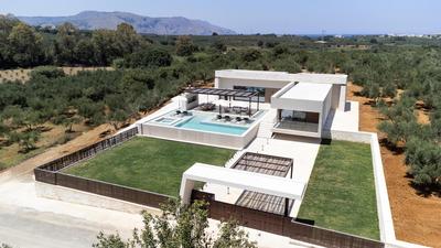 Villa El by PosarelliVillas