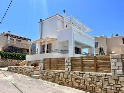 Villa Gagra - Villa with Private Pool, Air Con and Heating
