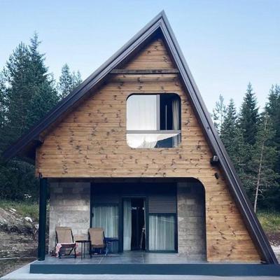 Zminica Lake House