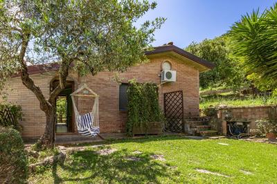 Vineyard Dépendance With Shared Pool - Happy Rentals