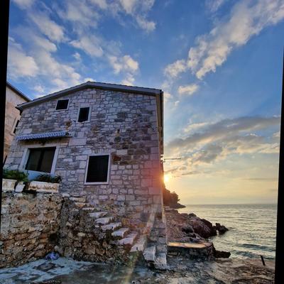 Vila Lila Hvar - Sustainable Stone Cliff House