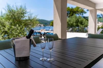 Villa Cosmic, heated pool and free breakfast