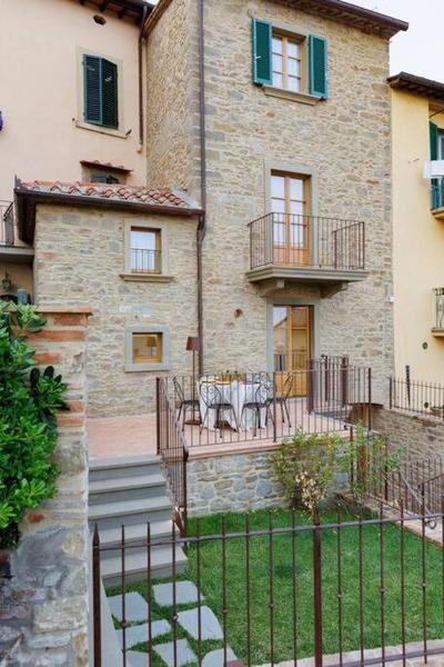 Casa Bel Tramonto con giardino privato a Cortona