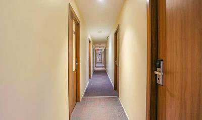 FabHotel Royal International - Nr Mumbai International Airport