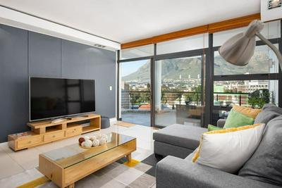 8th Floor Table Mountain Views Central and Secure
