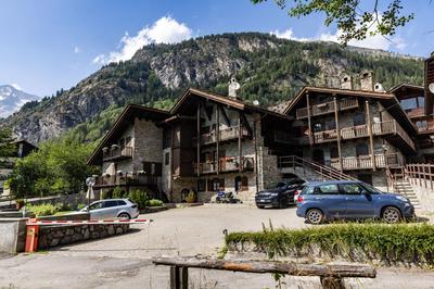 tHE Mountain View Lodge - Courmayeur