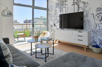 Spacious City Living Pool & Gym Facilities