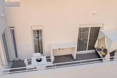 White House Vouliagmeni 2-Free parking-next to the sea