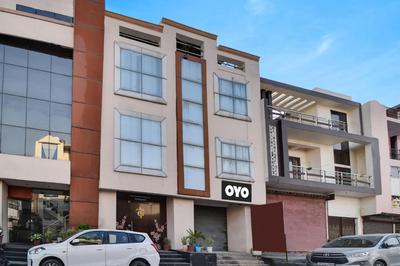 Hotel O Crown Plaza