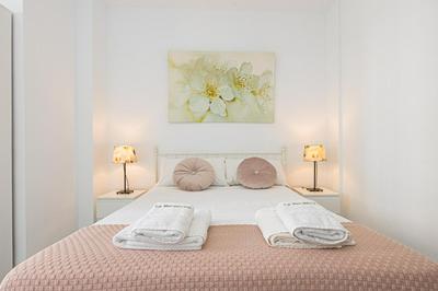 C17 Lovely 2 bdr Apartment