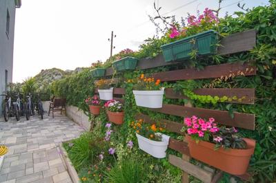 Village holiday apartman with heated pool Maslina