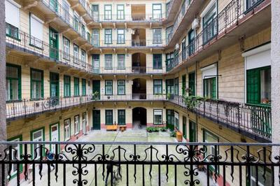 Captain's Residence in Soho