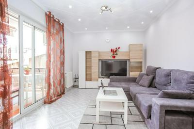 Central Beach Modernist Apartment
