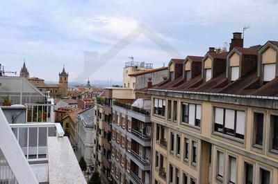 Ático Quintana I - con terraza, vistas a la ciudad, en el centro, con Wifi y garaje