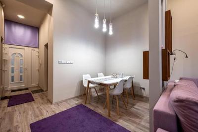 Elizabeth 44 Boulevard Apartment