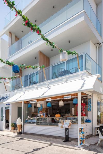 Skipper Beachfront Suites