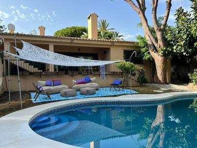Villa Magala - Spacious Villa close to beach