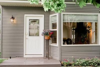 Charming Kelowna Haven with Hot Tub, Parking & Pet Friendly