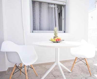 Pure and Simple Santorini