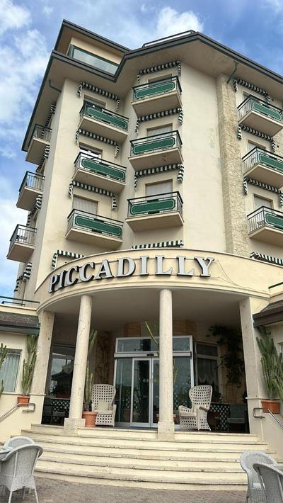 Piccadilly Penthouse with Jacuzzi