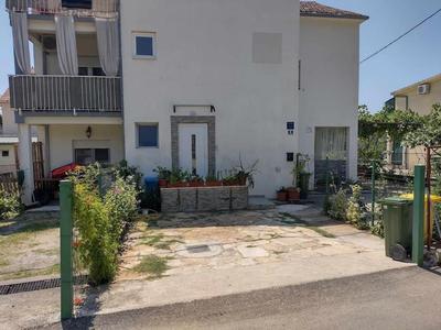 Beautiful apartment with 2 terraces and a parking space