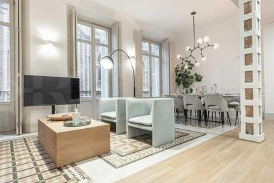Contemporary loft in the historic city center by REMS