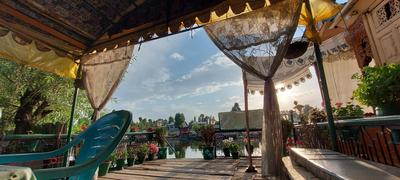 Green view group of houseboats