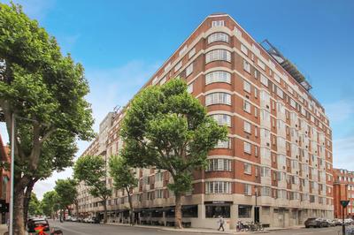 Elegant Apartment in Chelsea