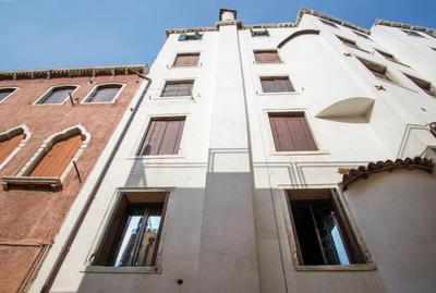 Charm apartment - close to Rialto and San Marco