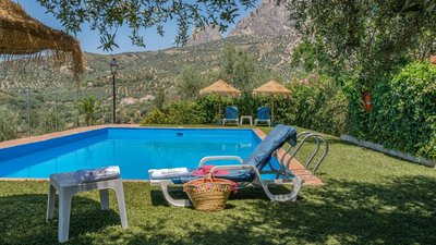 Casa Madrona Periana by Ruralidays