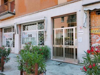 Civico40 Luminoso appartamento con balconi e garage privato