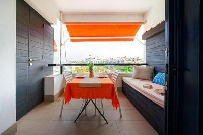 Estudio con terraza vista mar