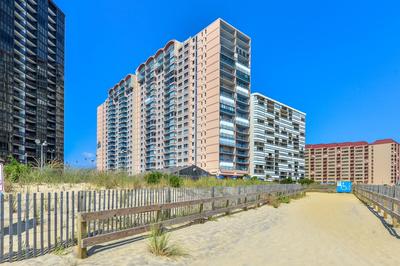 2BR Capri Oceanfront Condo, Indoor pool, Massage chair, Brand New bathrooms 2025, unbeatable views!